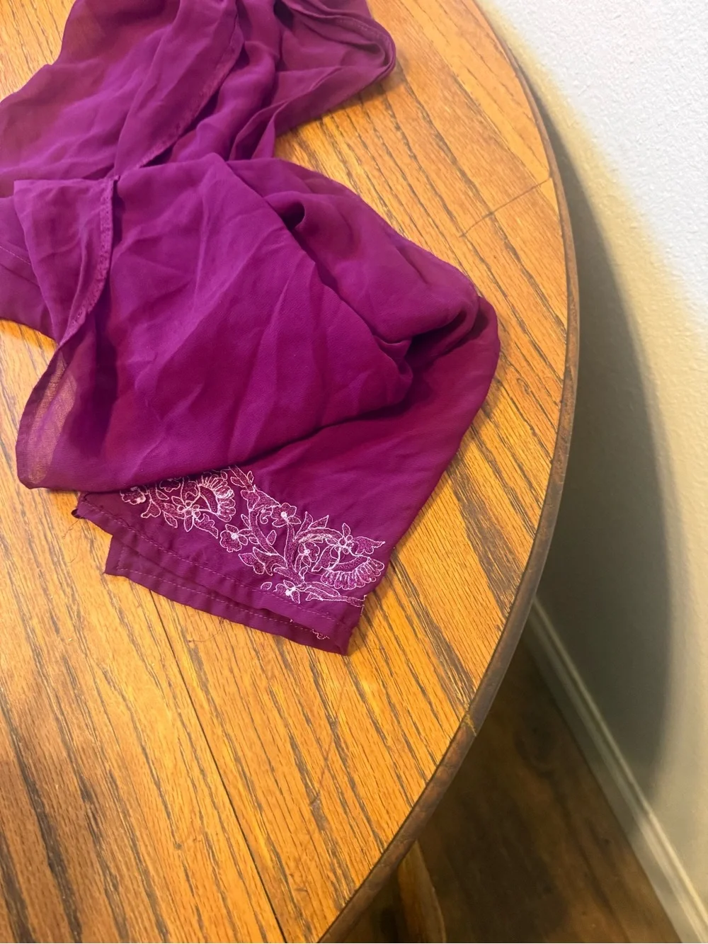 Vintage Y2K one hundred percent silk scarf for neck